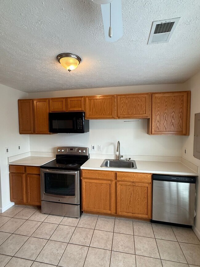 Building Photo - 1347 Rigbie Hall Ct