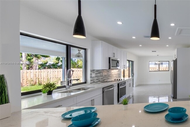 Photo - 1001 NW 6th Dr House