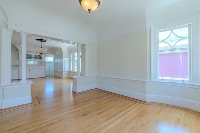 Foto del edificio - 364 Cypress Ave