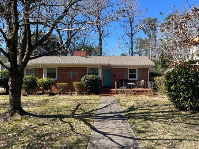 Foto del edificio - Mature Neighborhood, Modern Conveniences