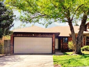 Building Photo - 304 E Cardinal Dr