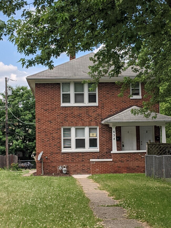 Building Photo - 638 N Winnebago St