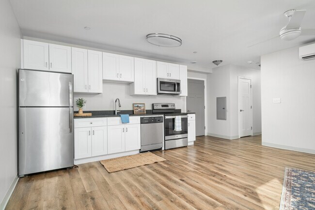 Foto del edificio - 170 Ridge Rd