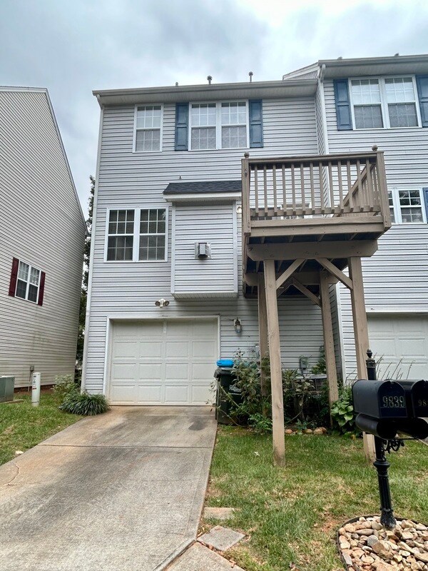 Building Photo - 9839 Treeside Ln