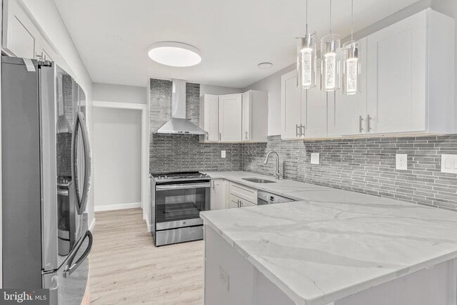 Foto del edificio - 12 Holbrook Ln