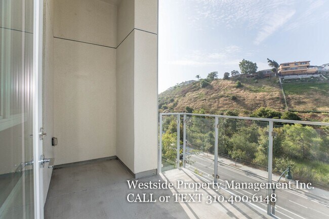 Foto del edificio - 12655 Bluff Creek Dr