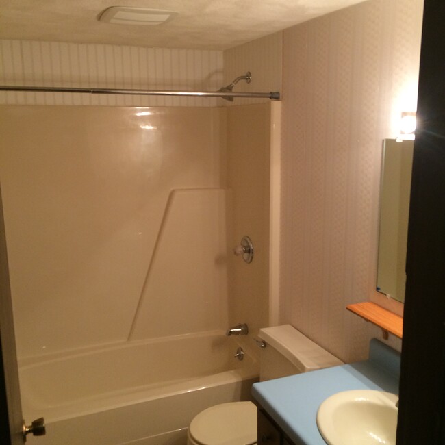 Bathroom - 5 John Avenue