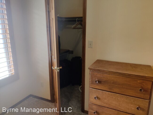 Foto del edificio - 6 br, 3.5 bath House - 5525 Teakwood Terrace