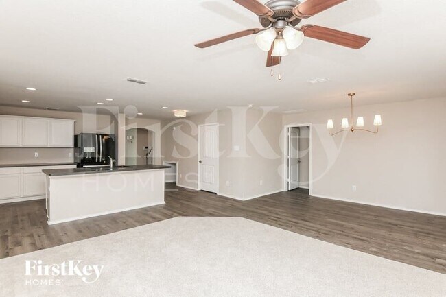 Foto del edificio - 6212 Skysail Rd