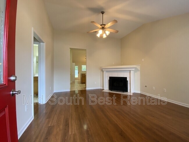 Building Photo - 2505 Boxford Ln