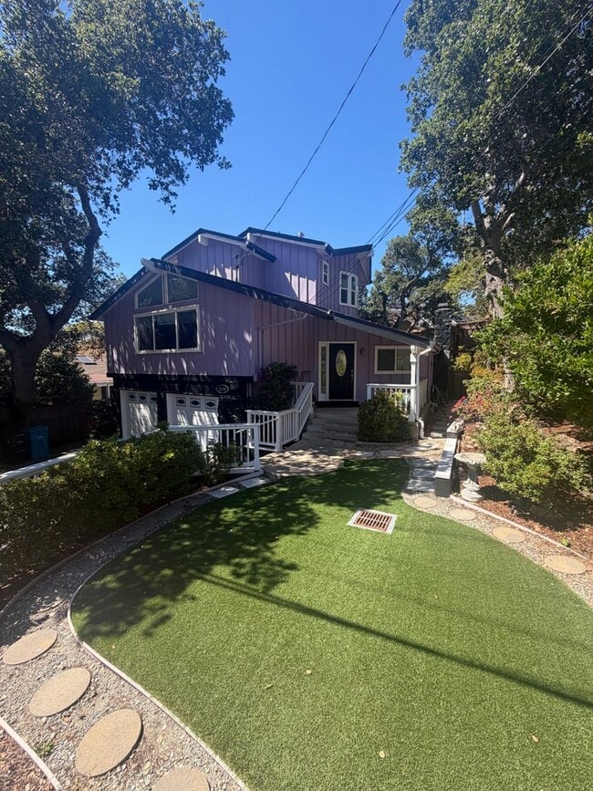 Building Photo - Charming Residence in Belmont