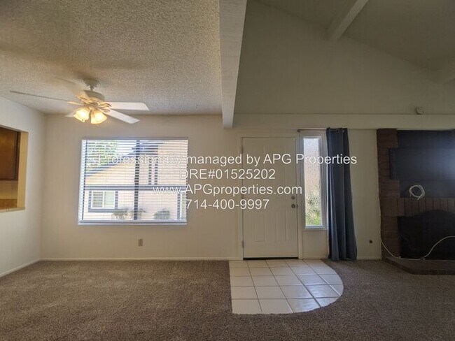 Foto del edificio - 2 Bedroom 2 Bathroom End Unit Townhouse in...