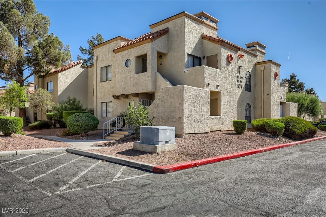 Primary Photo - 2977 Juniper Hills Blvd