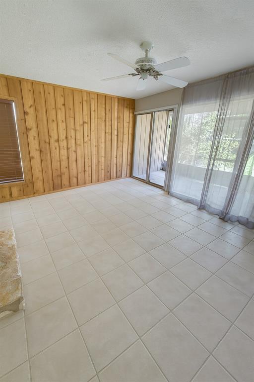 Foto del edificio - 1056 E Michigan St