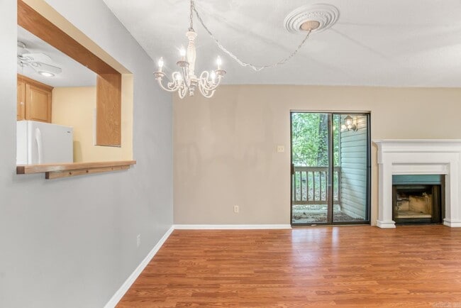 Building Photo - 101 Pine Forest Dr