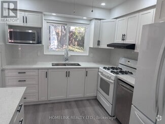 Building Photo - 330 Ormond Dr