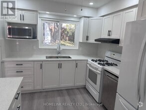 Building Photo - 330 Ormond Dr