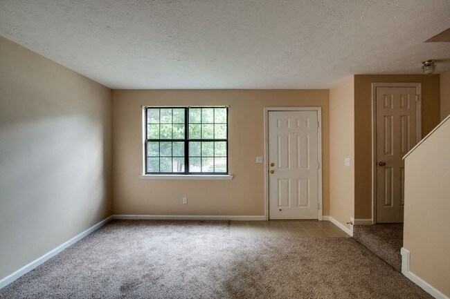 Building Photo - Cozy townhouse in Hermitage