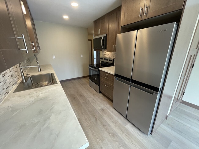 Building Photo - 2915 Eddy Ln