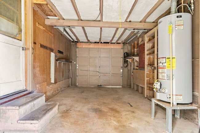 Building Photo - 1914 Oaklawn Dr