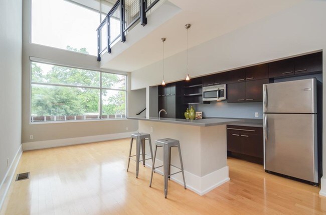 Kitchen & dining area - 708 Strickland Dr