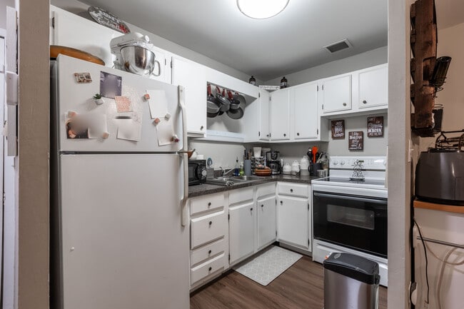 Foto del edificio - 607 W Wrightwood Ave