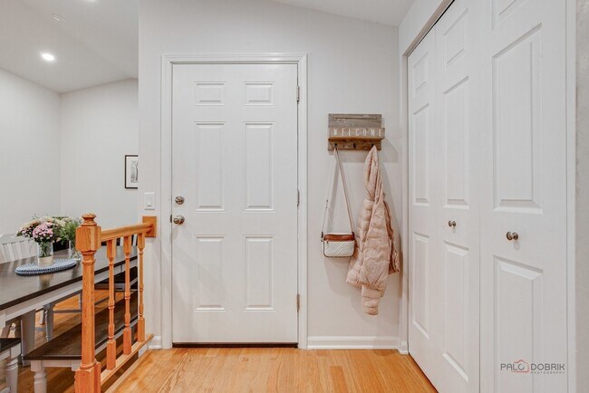 Foto del edificio - 1254 N Streamwood Ln
