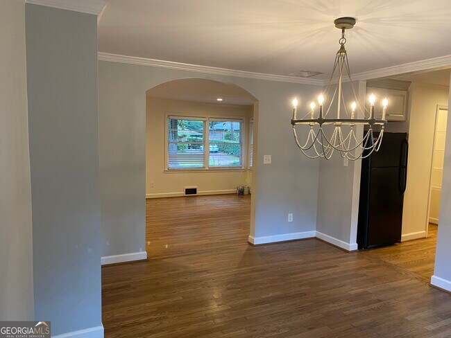 Foto del edificio - 2021 Woodbine Terrace NE