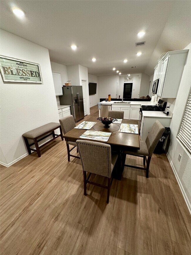 Foto del edificio - 2023 Foxtail Crk Ct