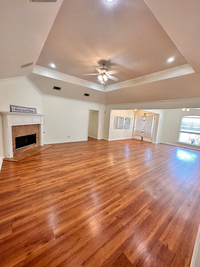 Building Photo - 5127 Canterdale Ave