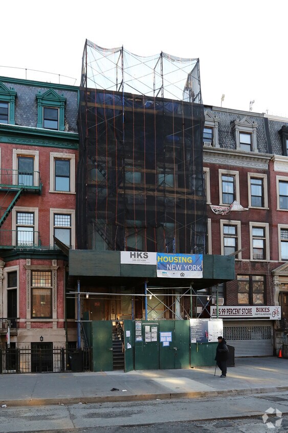 Primary Photo - 244 Lenox Ave