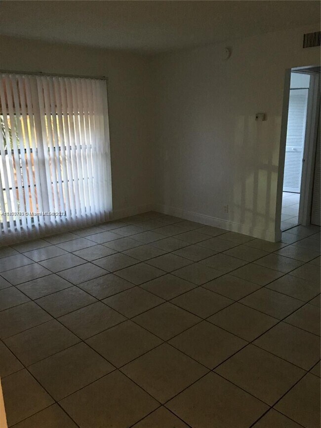 Foto del edificio - 4431 Treehouse Ln