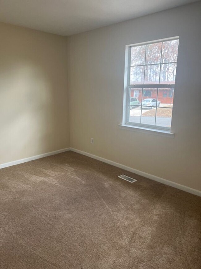 Foto del edificio - 3250 Somerset Dr SE