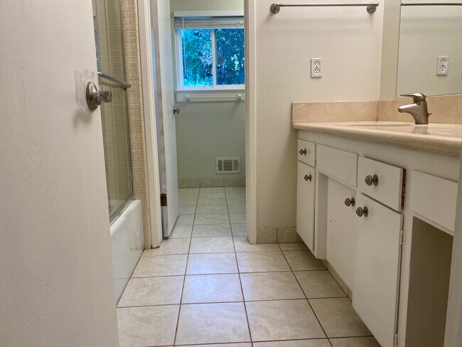 Building Photo - 171 Wingfoot Way