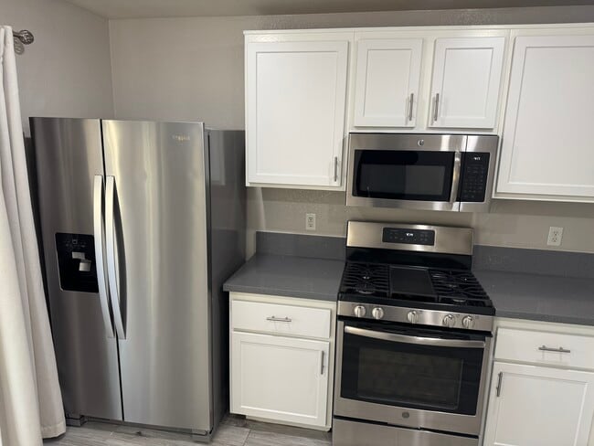 Foto del edificio - 10597 Foggy Glen Ave