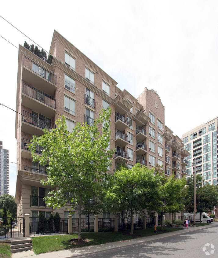 Building Photo - 188 Redpath Ave
