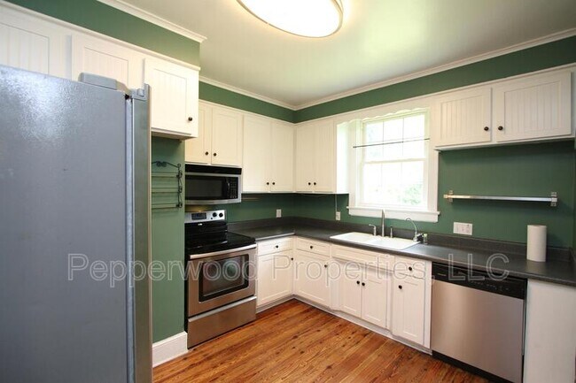 Foto del edificio - 386 Forest Ave