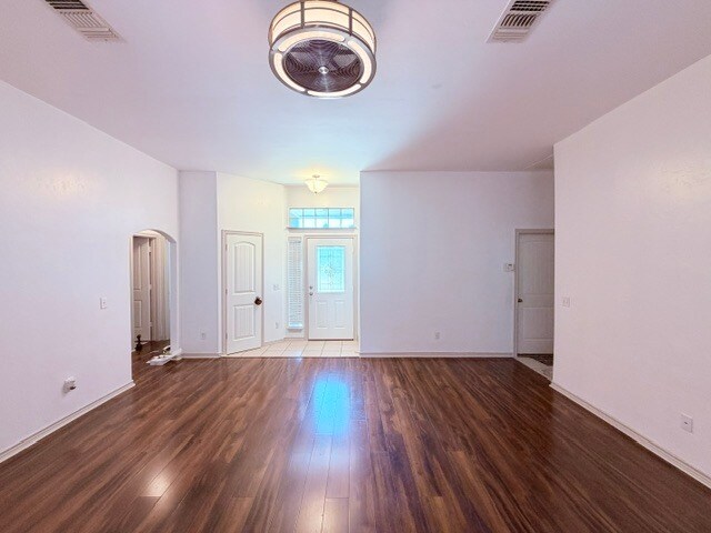 Foto del edificio - 2412 Rookhaven Ln