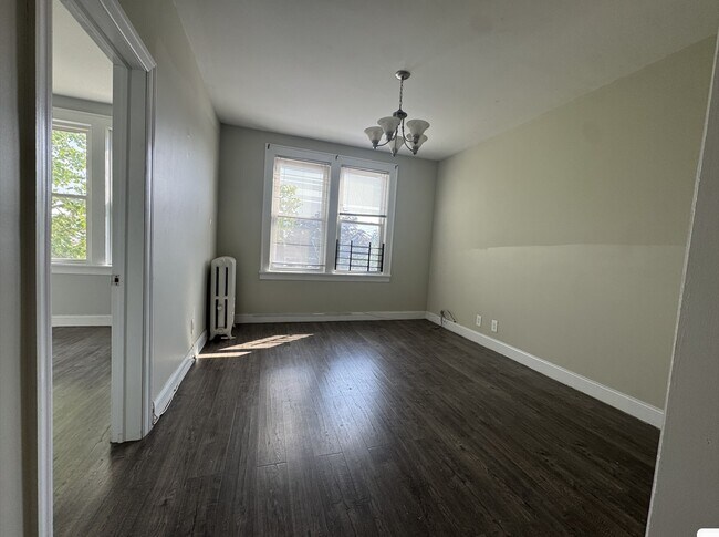 165 W 5th St 3 - 169 W 5th St