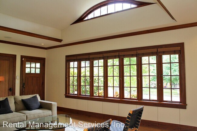 Building Photo - 4 br, 4.5 bath House - 3104 NE US Grant Pl
