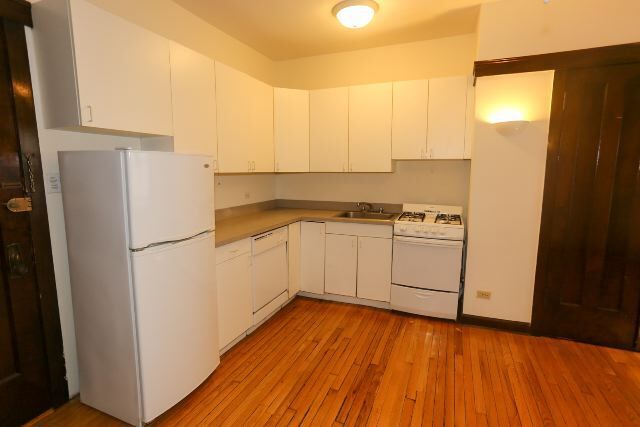 Foto del edificio - 821 W Waveland Ave