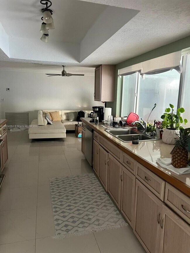 Foto del edificio - 225 NW 15th St