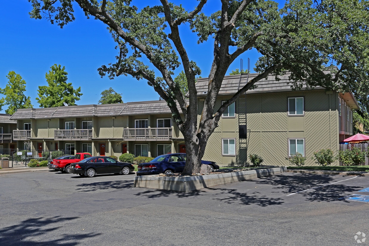 Merrychase Condominiums Apartments in Cameron Park, CA