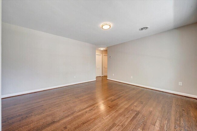 Foto del edificio - 1822 Oxford Ave SW