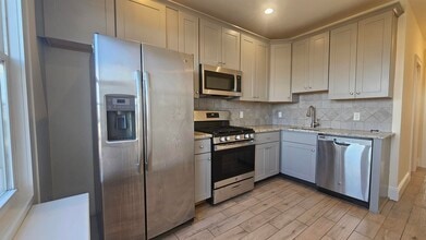 Building Photo - 9103 Bergenwood Ave