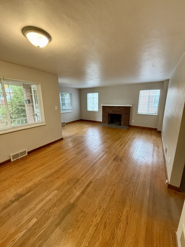 Building Photo - 4607 Channing Ln