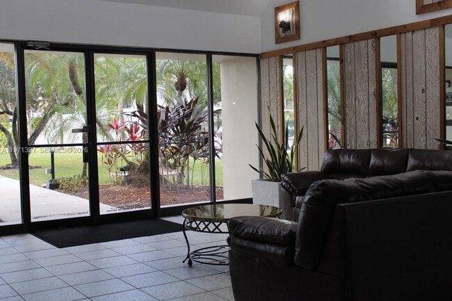 Foto del edificio - 210 Lakeview Dr