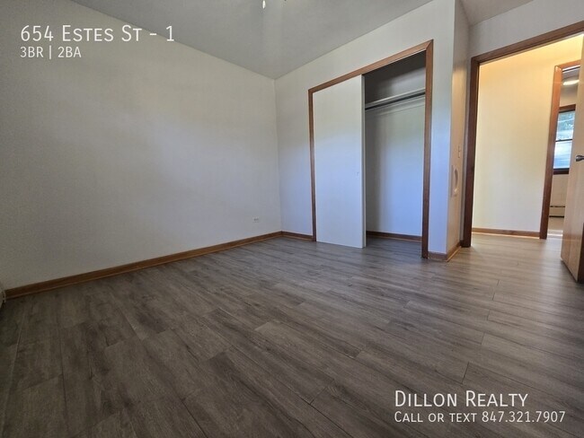 Foto del edificio - 654 Estes St