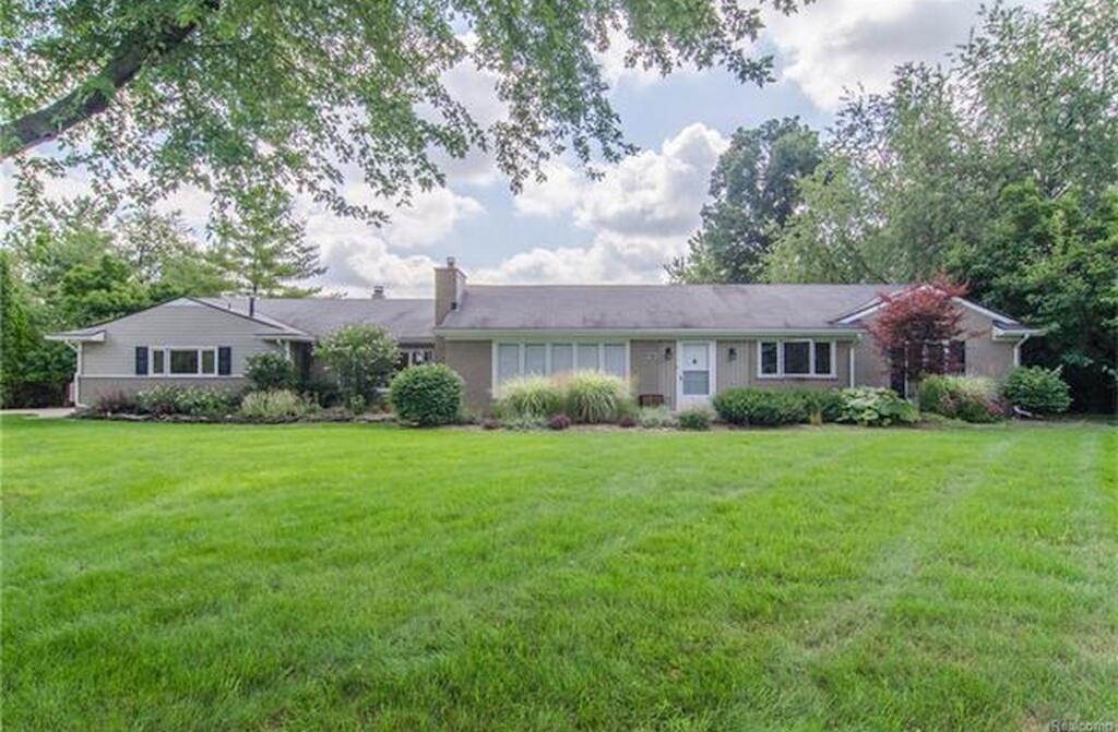 Primary Photo - 3275 Chickering Ln