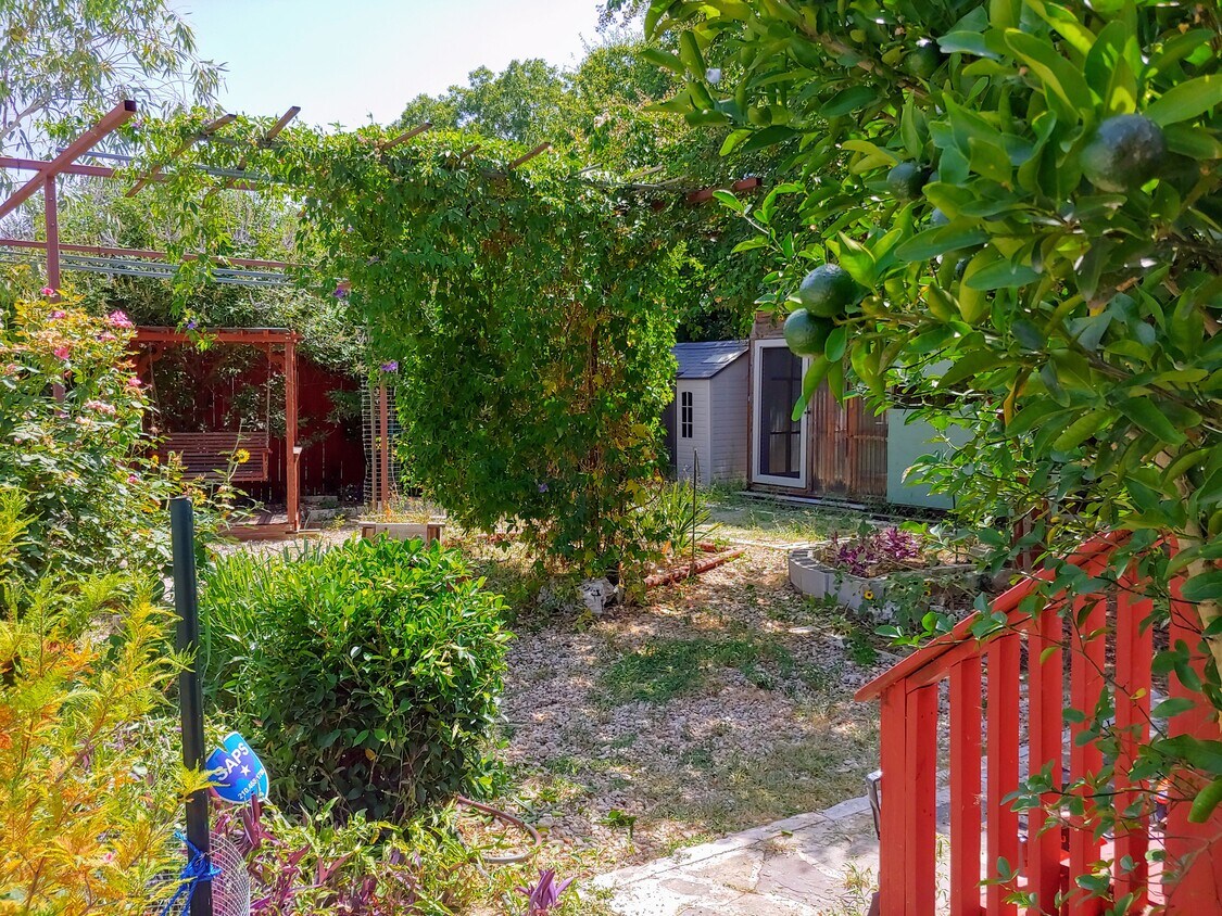 Foto principal - 6202 Kasper St